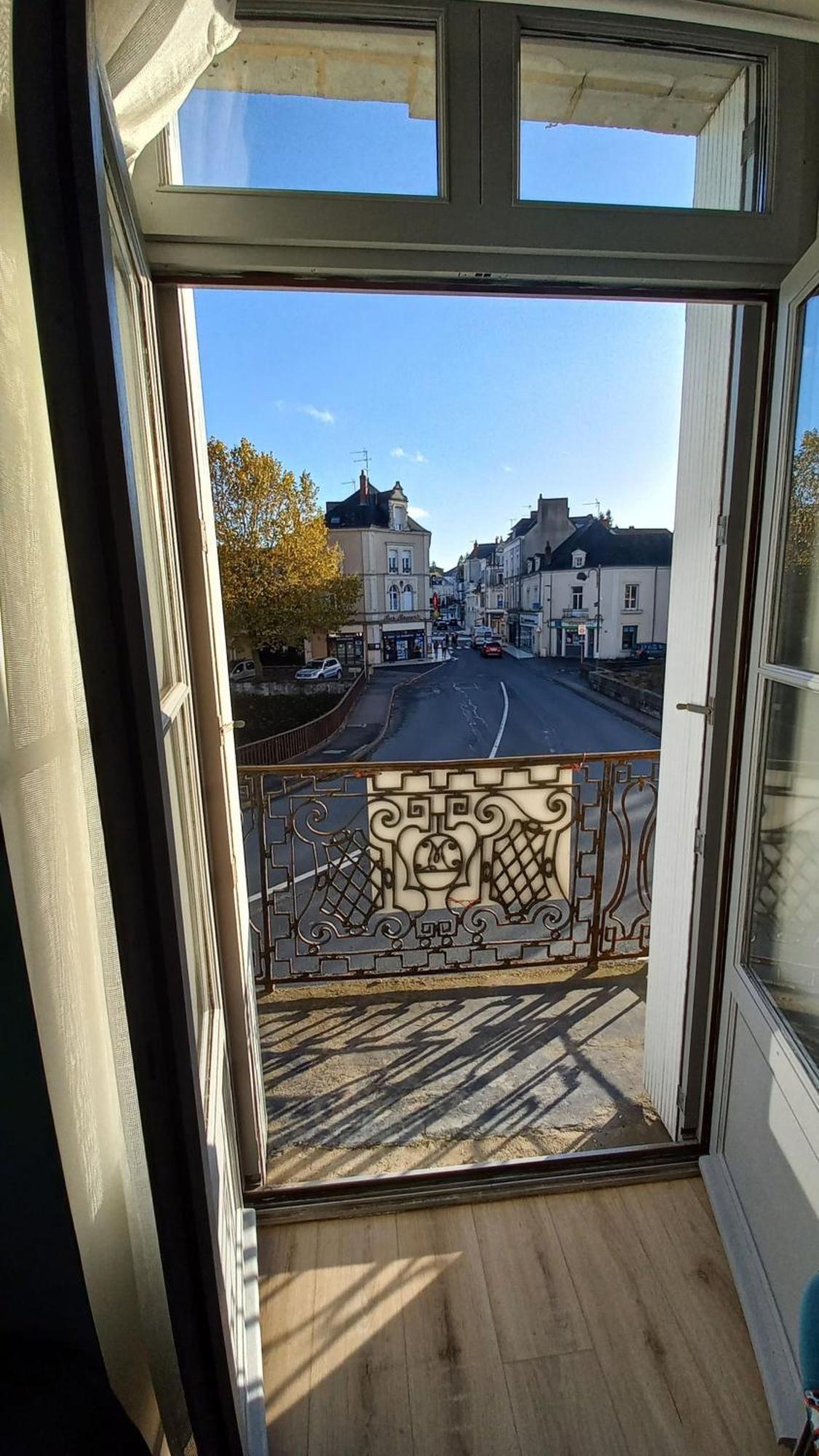 Segre Centre ✰ Studio ✰ 24M² ✰ Cuisne ✰ Wifi ✰ Tout Neuf! Exterior photo